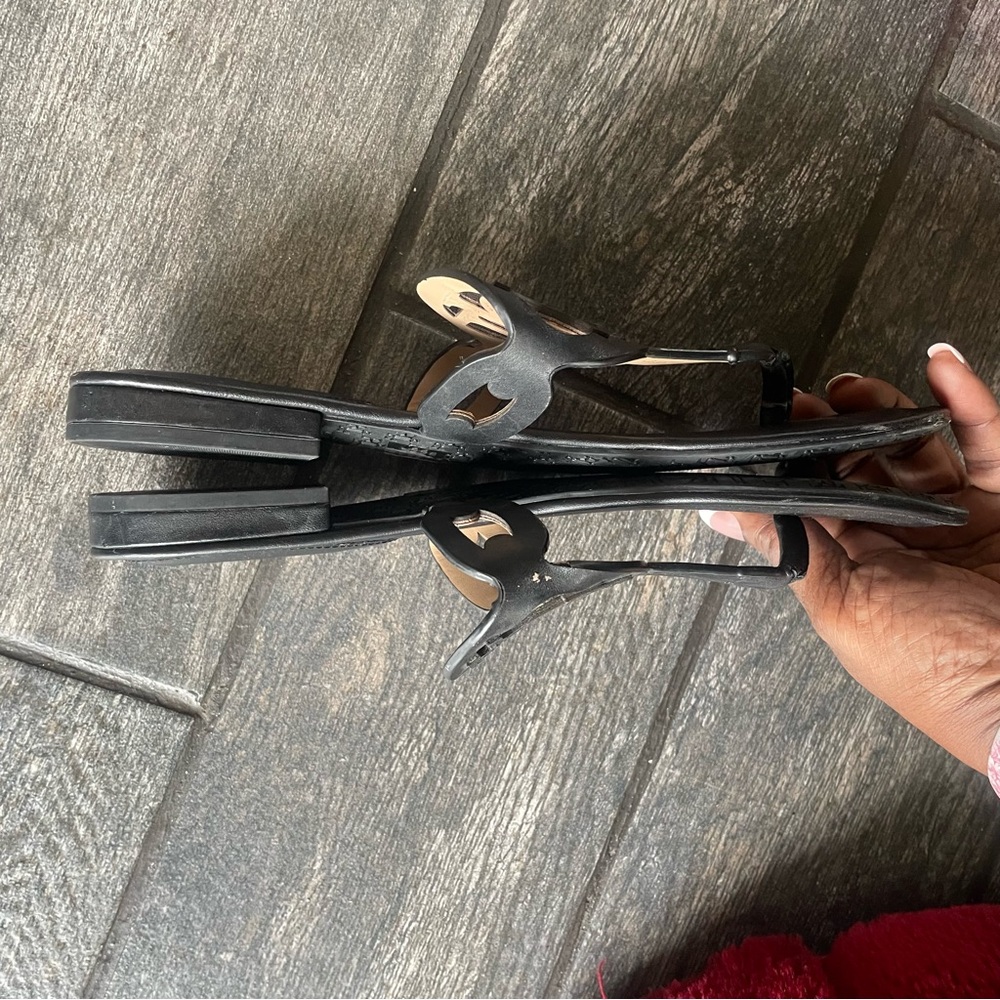 Lauren Ralph Lauren Black Leather RL Logo Thong Sandals - Picture 5 of 8